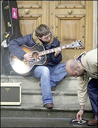 news_sun20020710_1.jpg